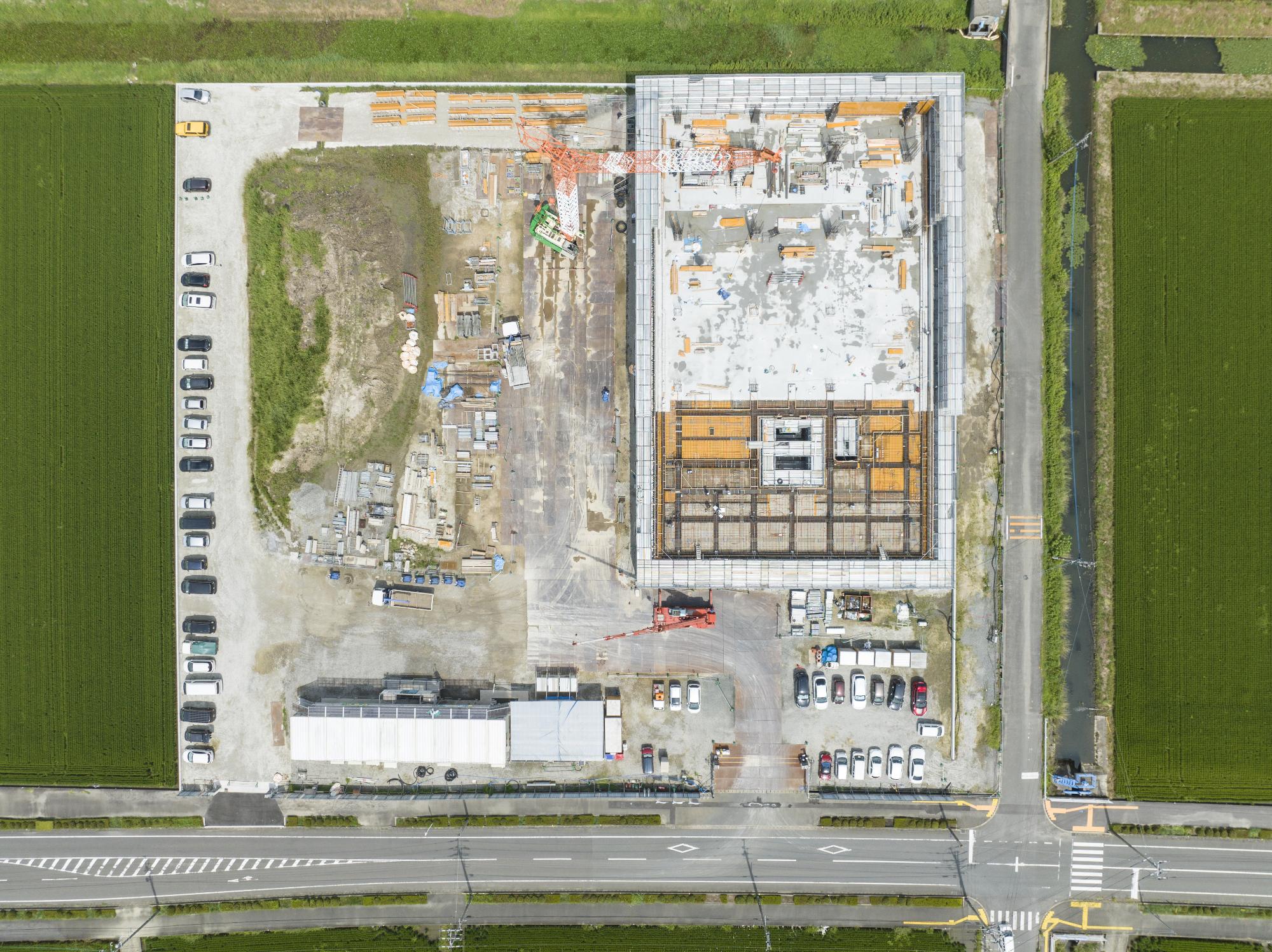 新庁舎建設8月末進捗状況写真敷地中央上空より