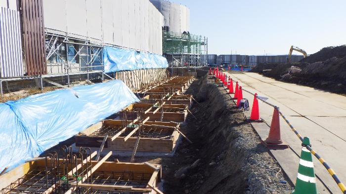 駐輪場・車いす駐車場庇基礎