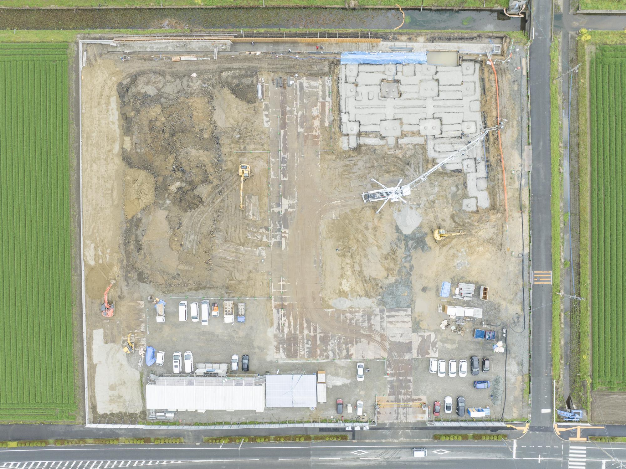 新庁舎建設3月末進捗状況写真敷地中央上空より