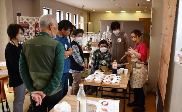 介護食の実演の様子
