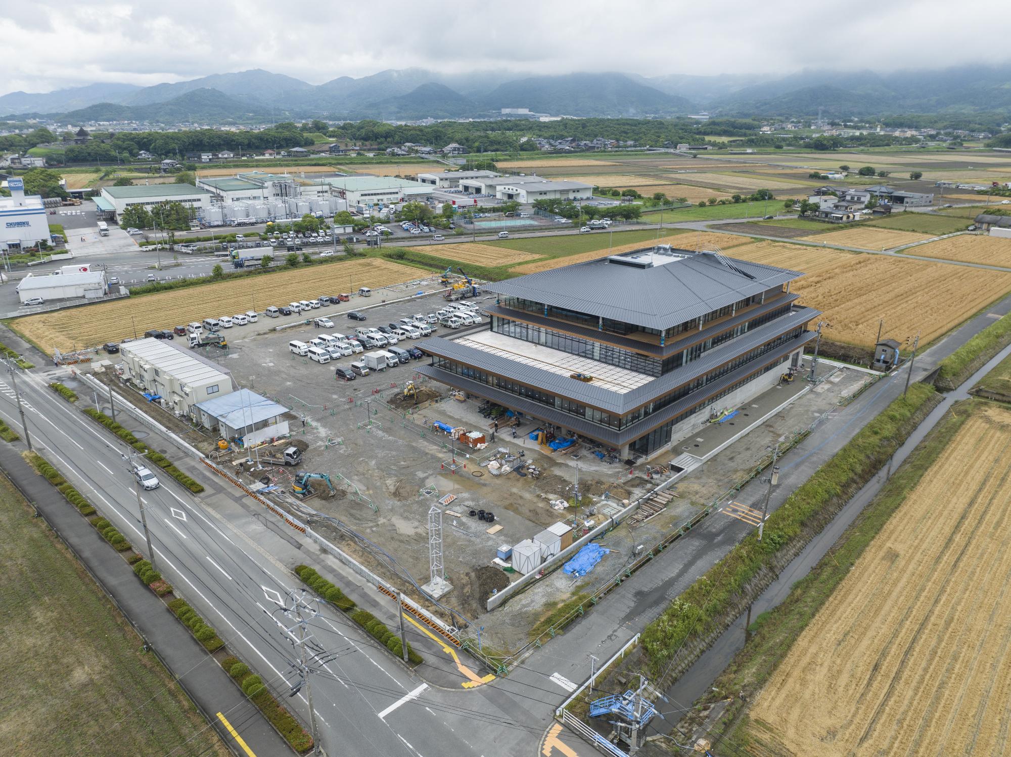 新庁舎建設令和8年5月末進捗状況写真敷地南東より